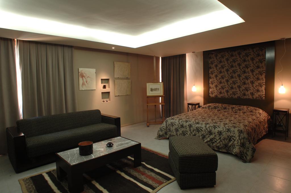 Hotel Des Arts Resort & Spa Tamarist Habitación foto